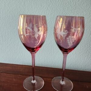 Vintage Grapes & Leaves Pink Iridescent Etched Wine Glasses With Pink Stems (2)